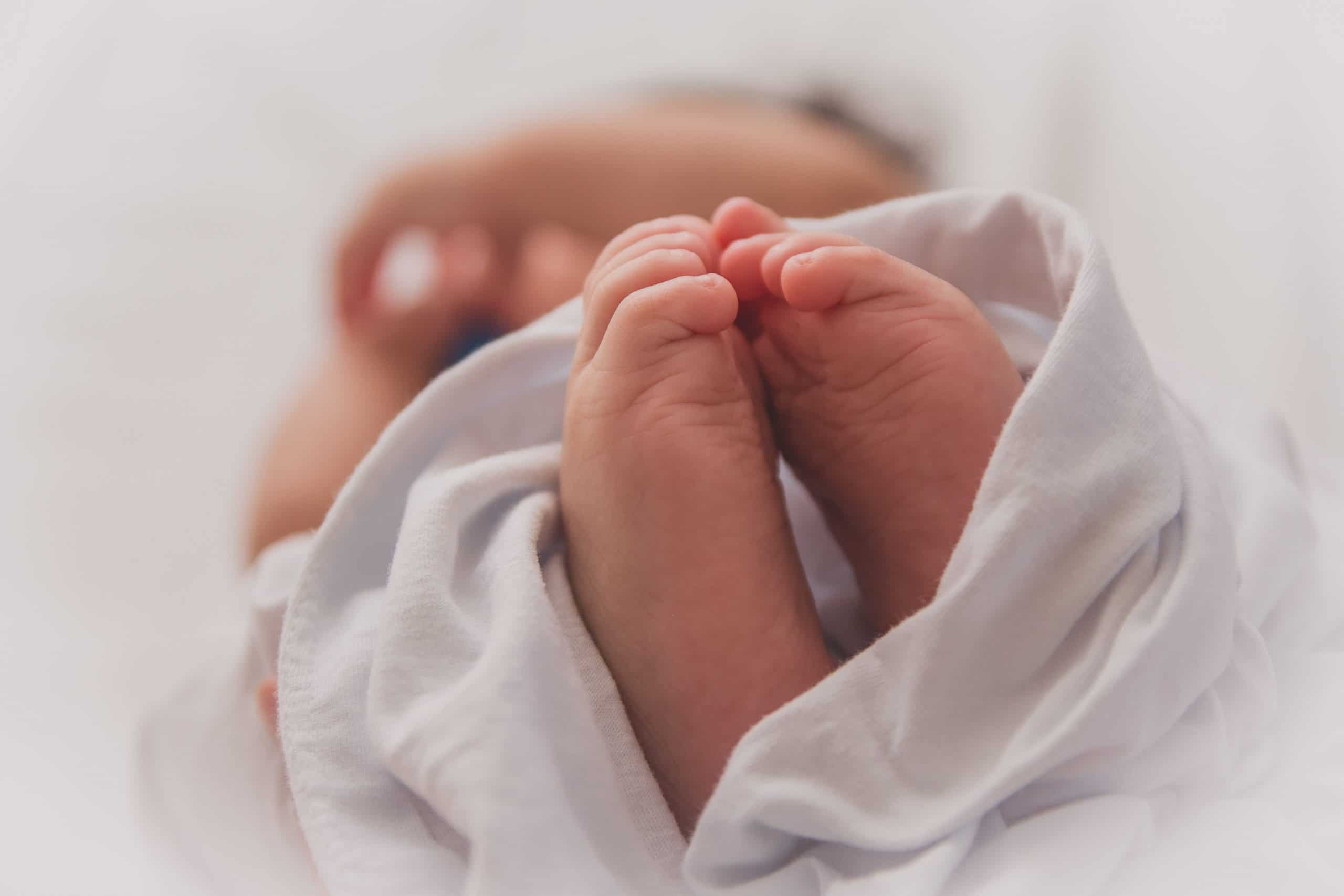 Quelle tenue de naissance acheter à bébé ?