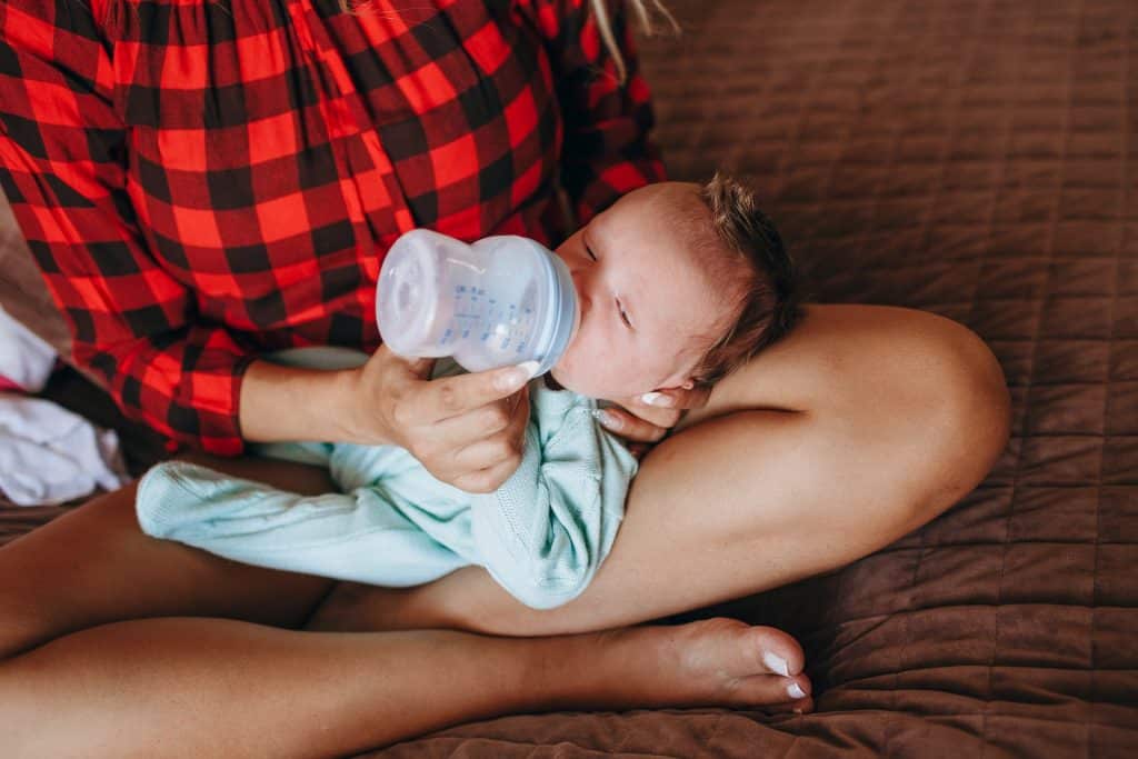 Lait bébé : comment bien choisir son lait infantile en poudre ?